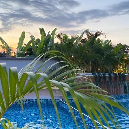Norshah Village Resort 珍南海滩 外观 照片
